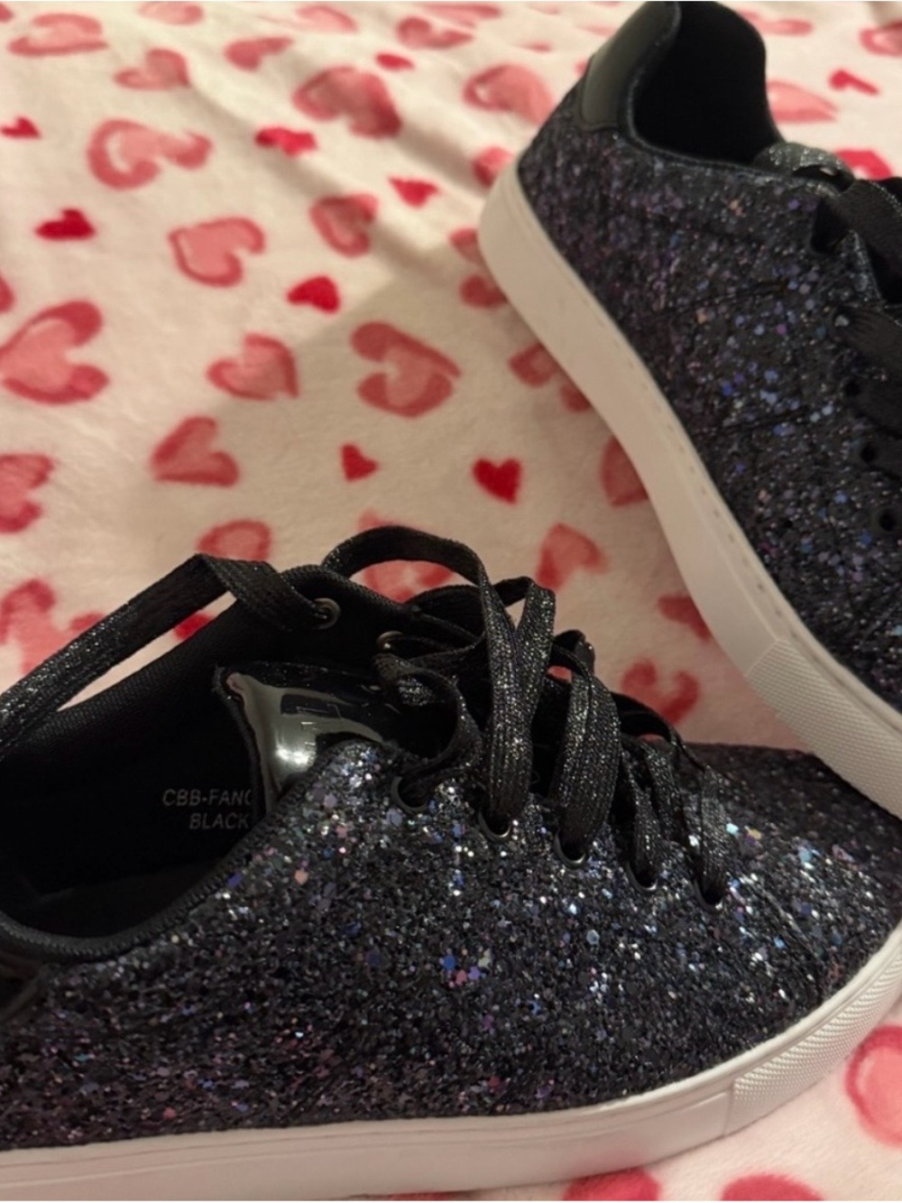 Women's Glitter Low-Top Lace-Up Sneakers in Black